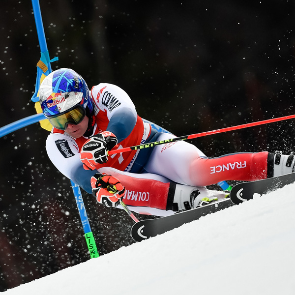 Alexis Pinturault wins with newly built skis 